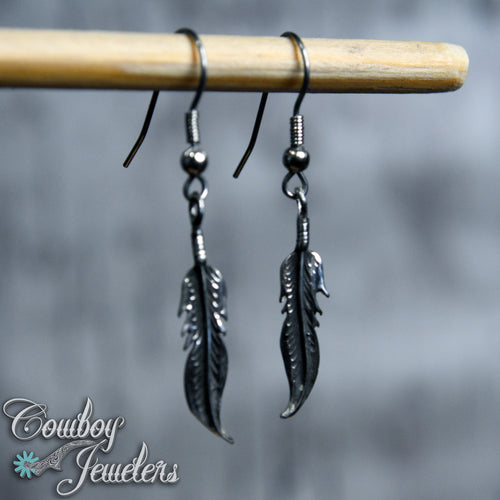 101 - Feather dangle earrings